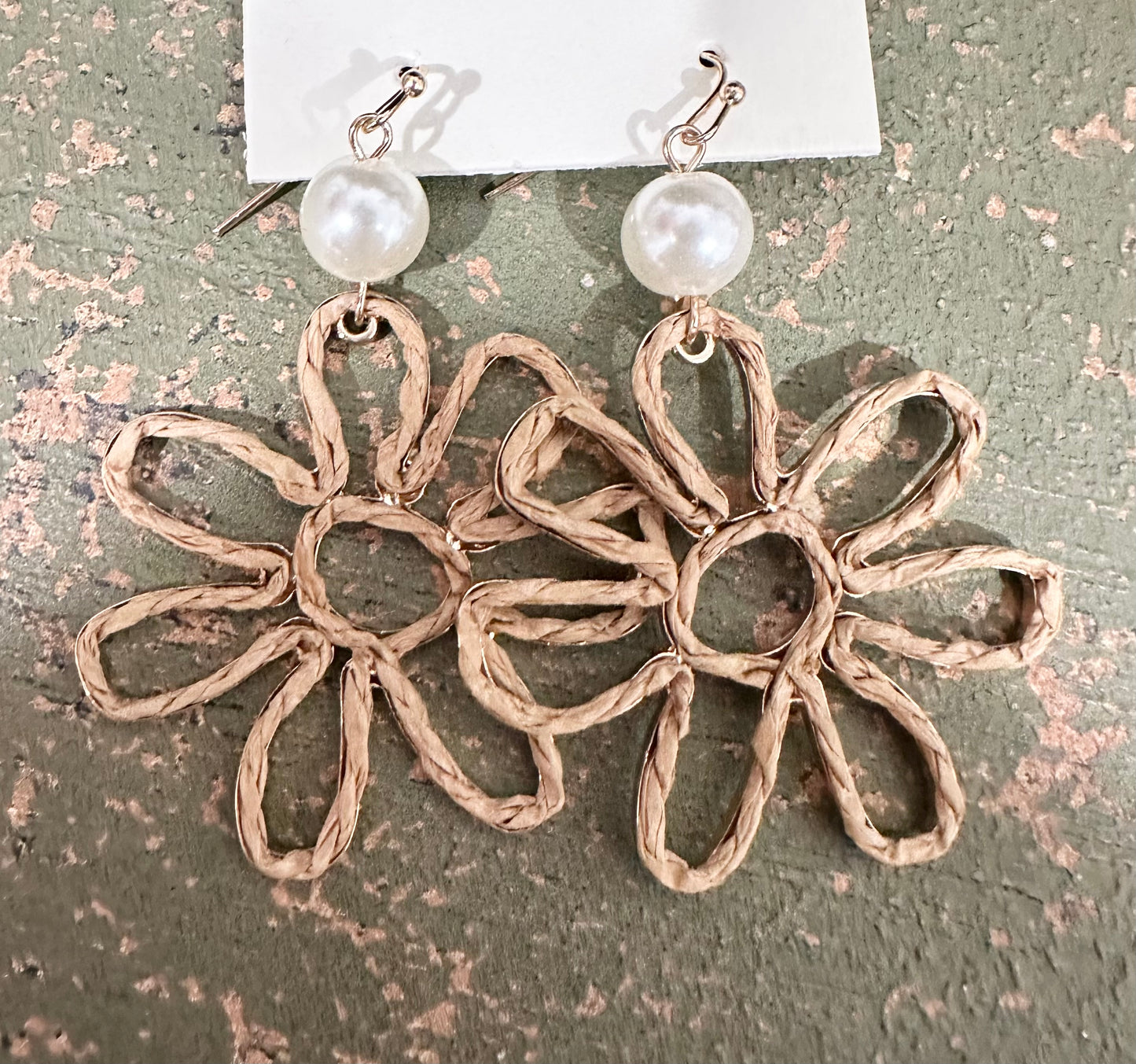 Raffia Flower Outline & Pearl Earrings