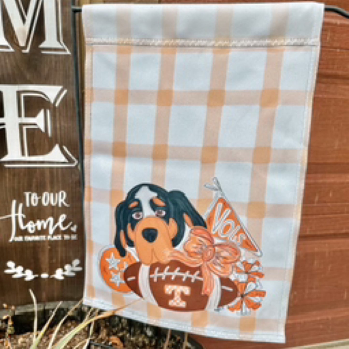 Smokey'S Doodle Gameday Garden Flag