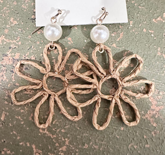 Raffia Flower Outline & Pearl Earrings